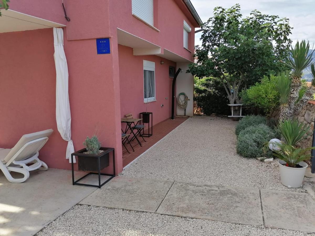 House For Rent Paola Villa Razanac Ngoại thất bức ảnh